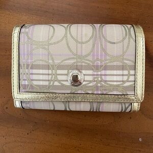 Coach medium wallet